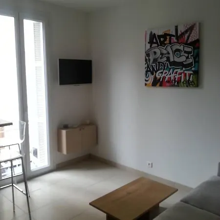 City Center Beautiful Studio *